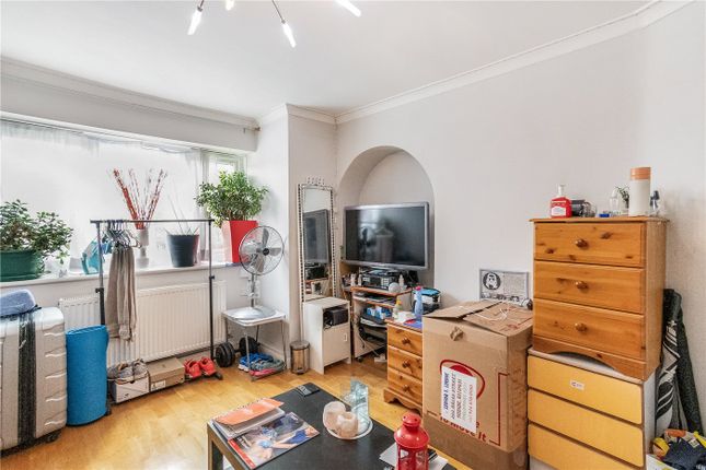 Flat for sale in Woodfarrs, Camberwell, London