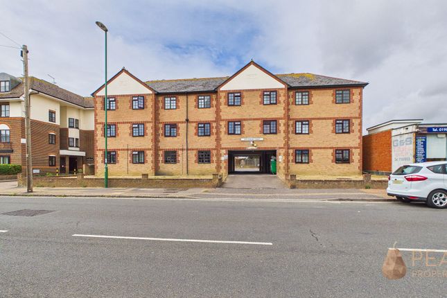 1-bed flat on Flat 5, Applesham Court, Lancing, £1,000/mo