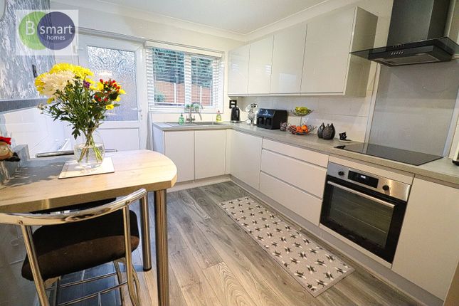 18, Wentworth Drive, Rotherham photo 3