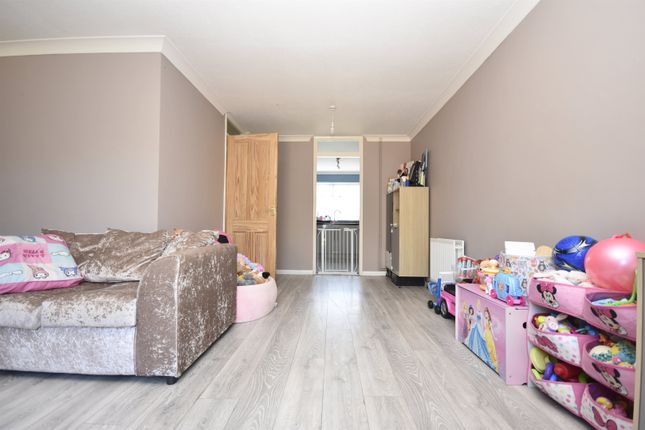20, Irvine Drive, Margate photo 4