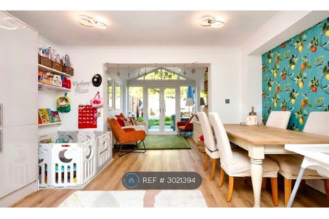 Hams Corner, SherfieldOnLoddon, Hook photo 3
