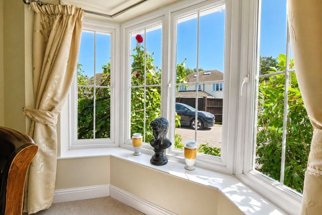 3, Oakview Gardens, Greater London photo 2