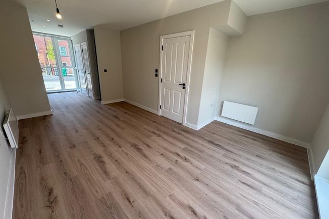 Daisy Bank, 14, Stafford Close, Greater Manchester photo 3