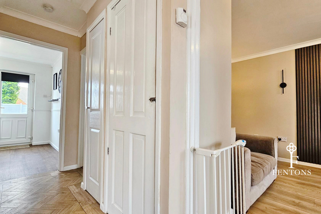 9, Allen Way, Clacton-On-Sea photo 4
