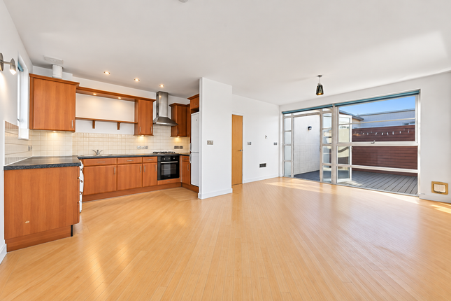 Flat 20, The Gatehouse, Romford photo 4