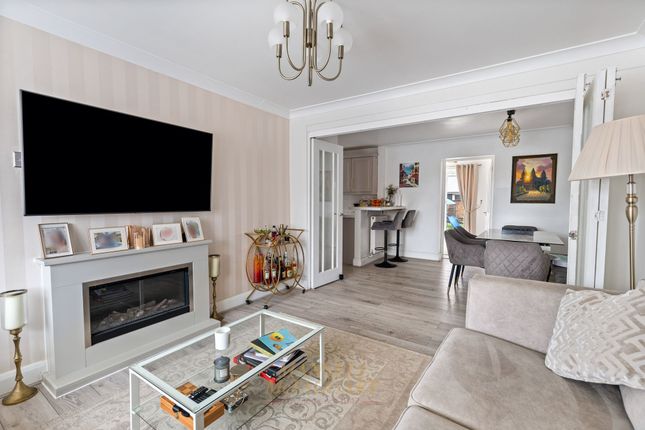 1 Gloucester Road, Crawley photo 4