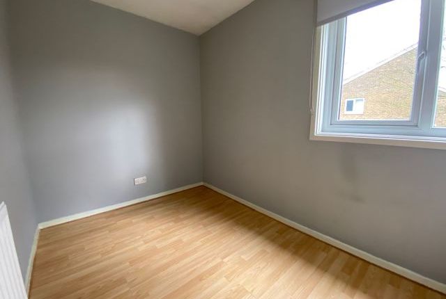 Flat to rent in South Holme Court, Thorplands, Northampton