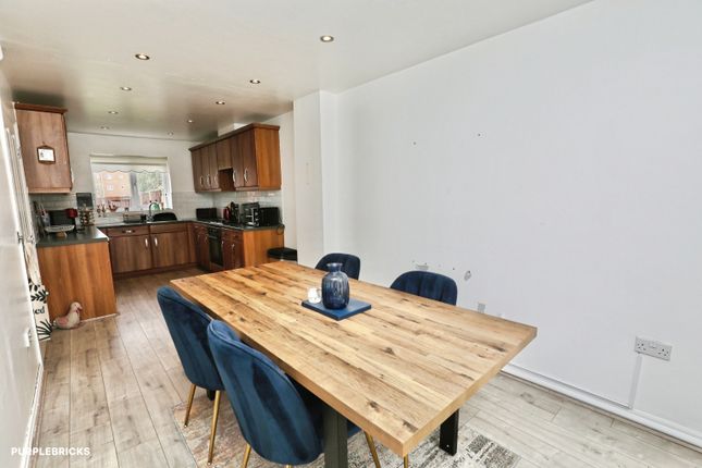 23, Shadowbrook Drive, Liverpool photo 3