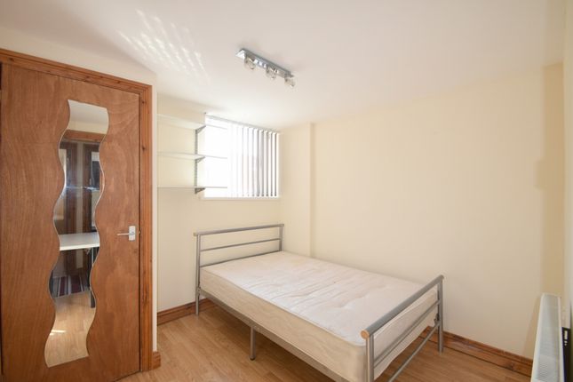 Mundy Place, Cardiff photo 4
