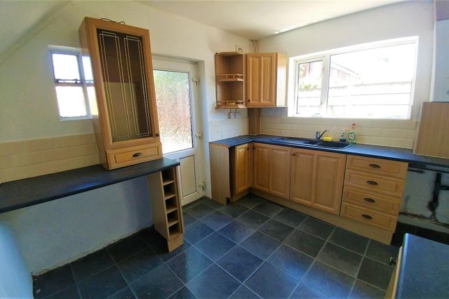 20 Woodside Road, Dudley photo 2
