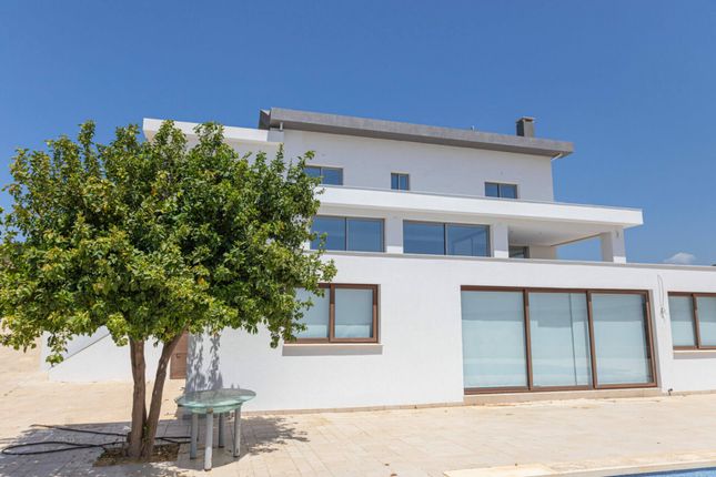 Villa for sale in Tala, Paphos, Cyprus