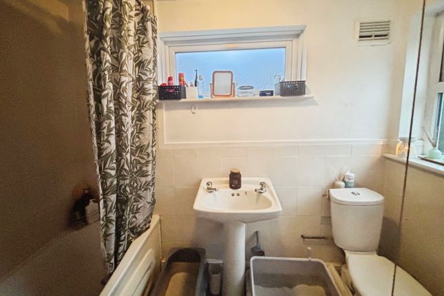 Flat 2 , 53, Coltman Street, Hull photo 4