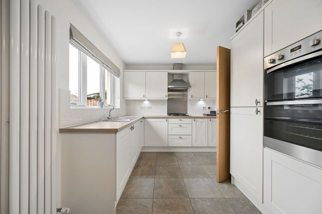 60 Langton Grove, East Calder photo 4