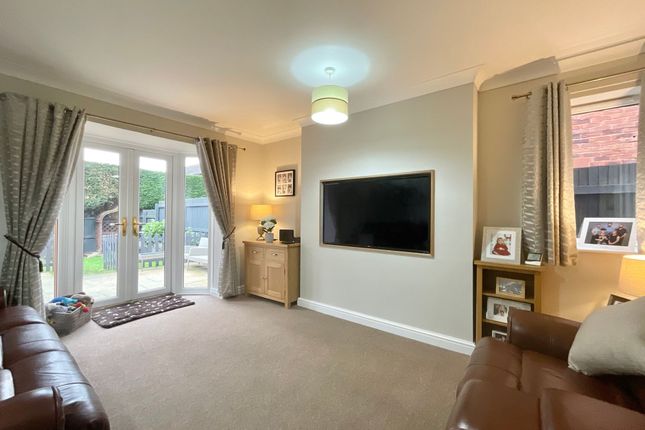 21 Huntersfield, Crewe photo 2