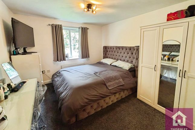70, Godolphin Close, Eccles photo 4