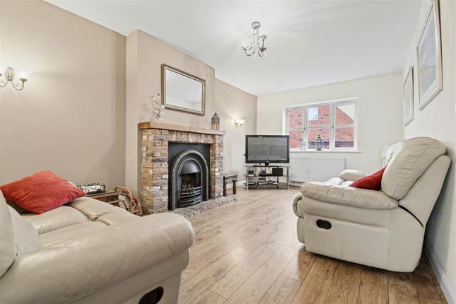 2, Oak Meadows, Brigg photo 3
