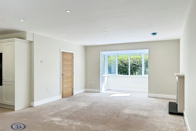 21b, Chelford Road, Somerford photo 3