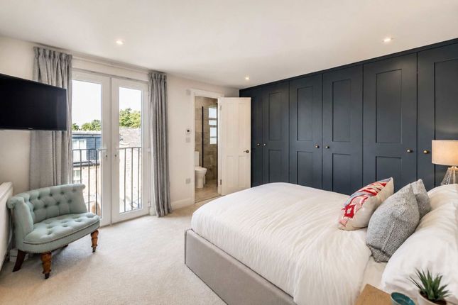 85, Crowborough Road, London photo 4