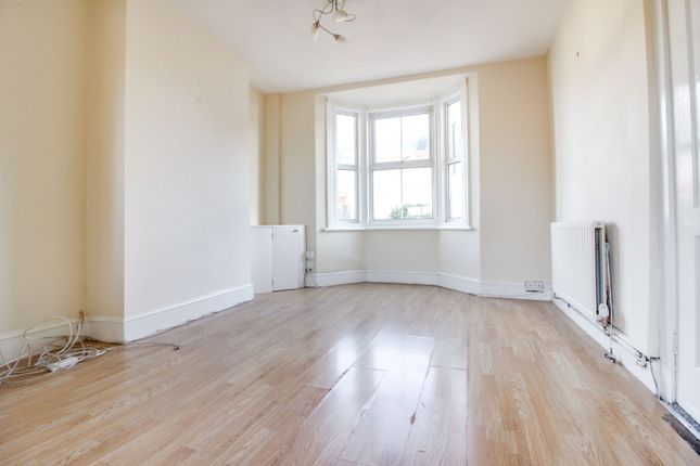 End terrace house to rent in Cricklade Road, Gorse Hill, Swindon
