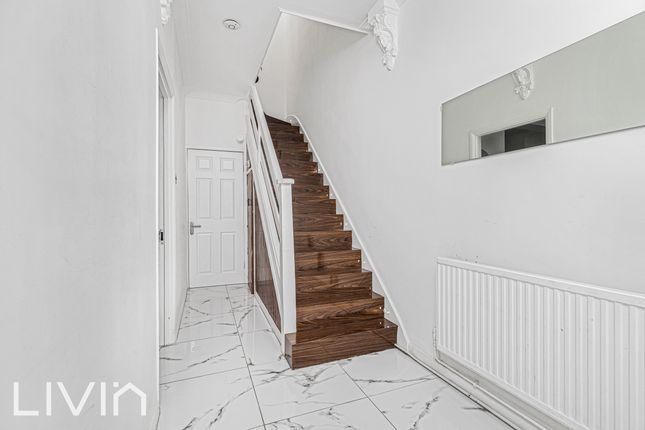 25 Birdhurst Road, London photo 4