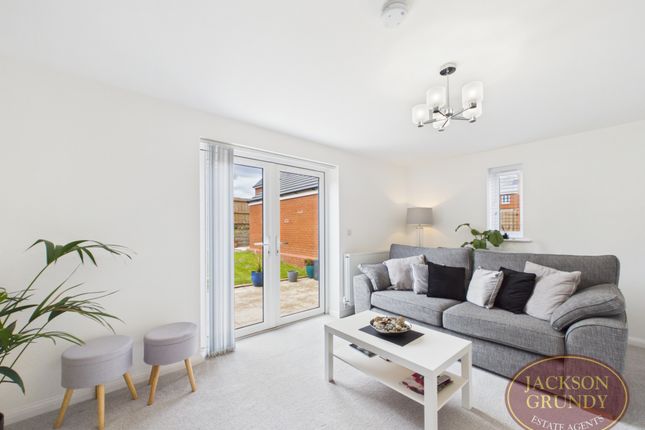 32, Kipling Way, Northampton photo 4