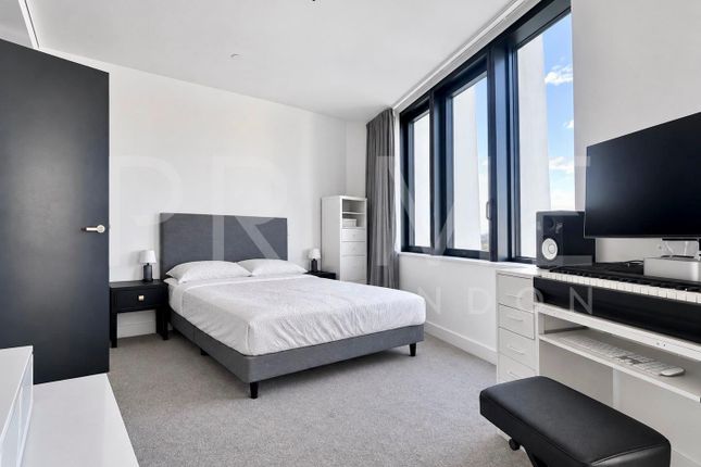 2803, Amory Tower, Canary Wharf photo 4