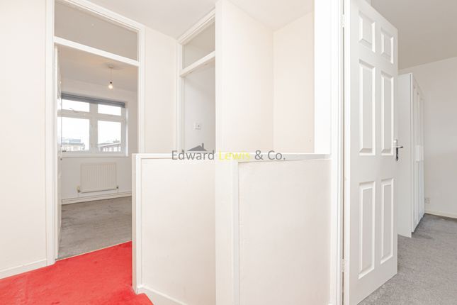 Duplex to rent in Ellsworth Street, London