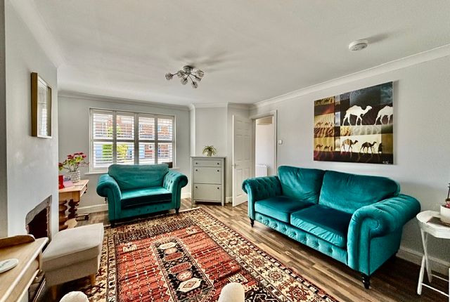 4 Coxswain Way, Selsey photo 2