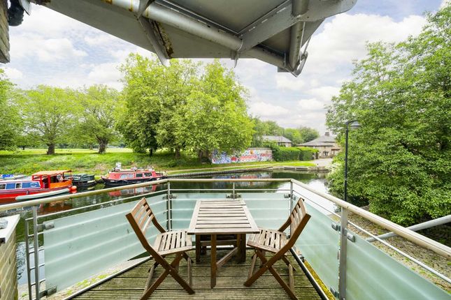 Thumbnail Flat for sale in Waterside Close, London