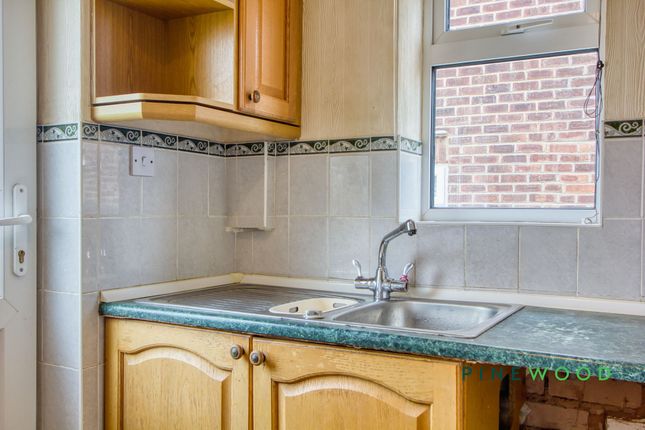 10 Rogers Avenue, Worksop photo 4