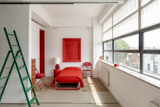 Flat 25, Bridgepoint Lofts, 6 Shaftesbury Road, London photo 4