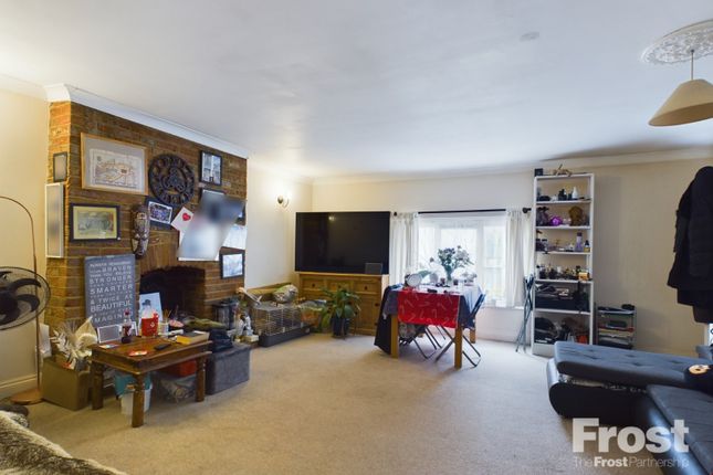 Thumbnail Flat to rent in 5 Fairfield Avenue, Staines-Upon-Thames, Middlesex