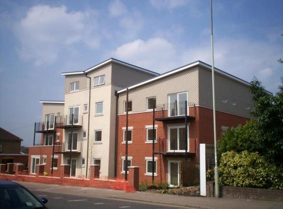 Thumbnail Flat to rent in Whippendell Road, Watford
