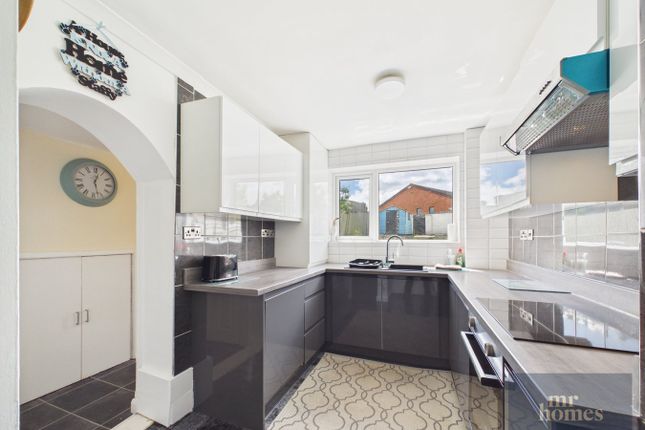 9, Plymouthwood Crescent, Cardiff photo 4