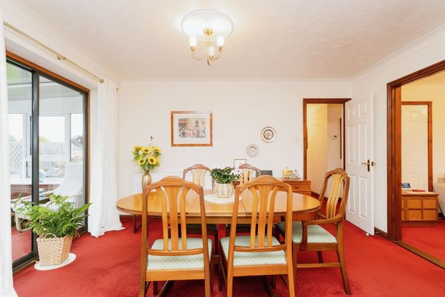 27, Collingwood Drive, Norwich photo 5