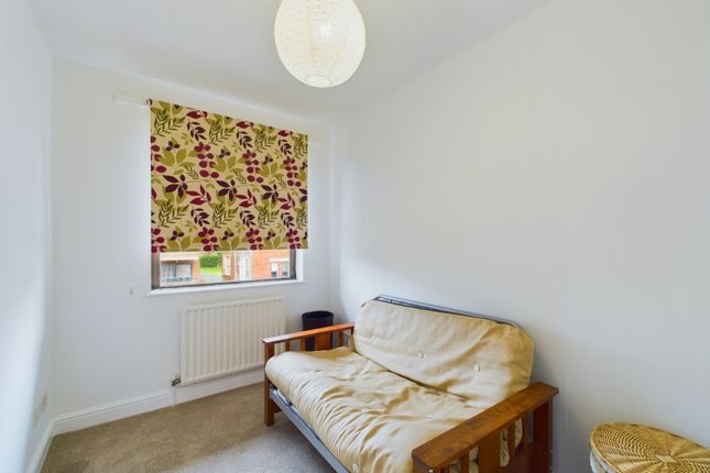 Flat to rent in New Hunting Court, Thorpe Road, Peterborough