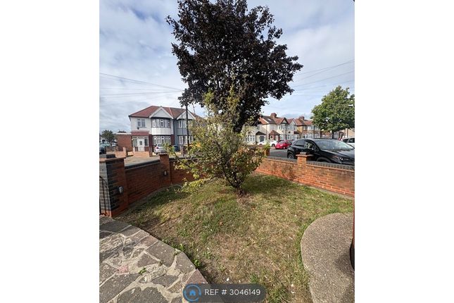 Kingshill Drive, Kenton, Harrow photo 3