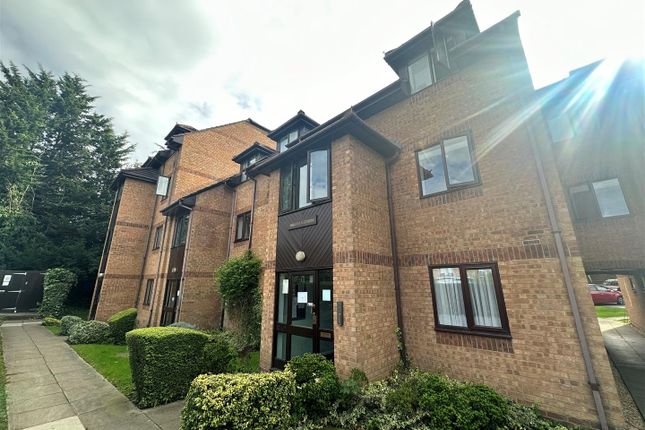 Flat for sale in Rickmansworth Road, Watford