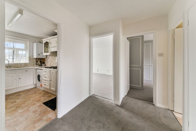 Flat to rent in Athenaeum Road, London