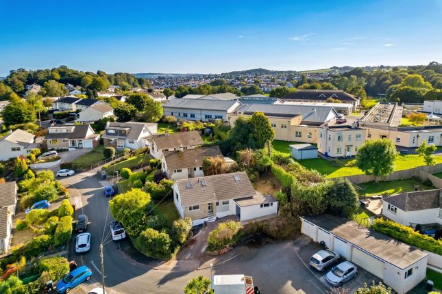 12 Marlowe Close, Torquay photo 2