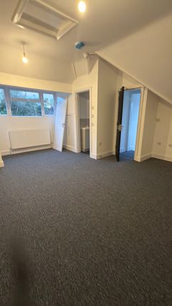 Room 5,, 31 Ashburnham Road, Luton photo 2