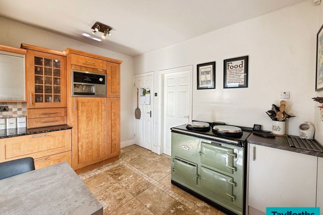 1 Milton Grove, Barnoldswick photo 4