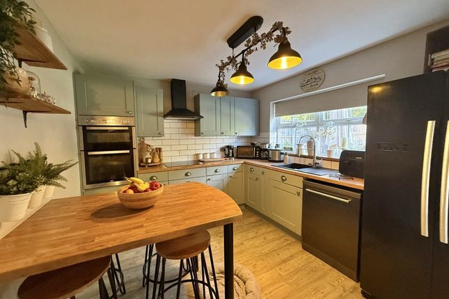54, Heather Way, Yeovil photo 4