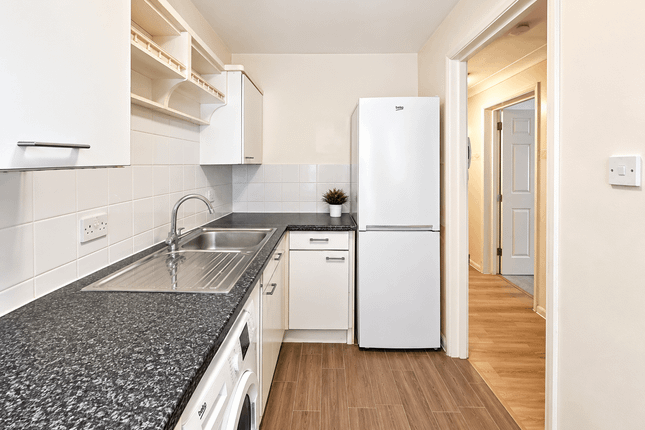 57 Waterloo Rise, READING photo 2
