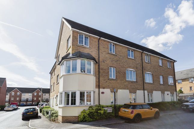 Thumbnail Flat for sale in Genas Close, Ilford