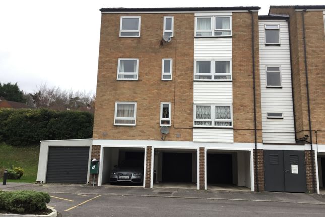 Thumbnail Flat to rent in Woolford Close, Winchester