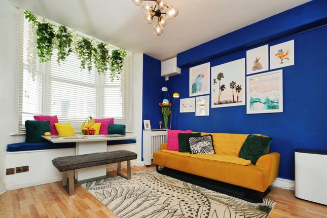 34, F2, Devonshire Place, Brighton photo 3