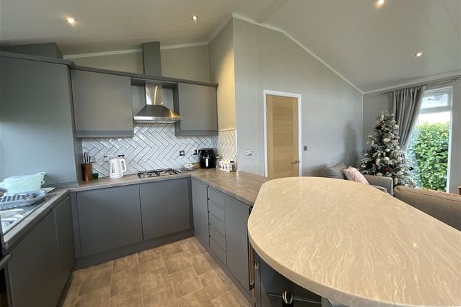 2-bed caravan on Church Lane East Peckham, Tonbridge, £210,000