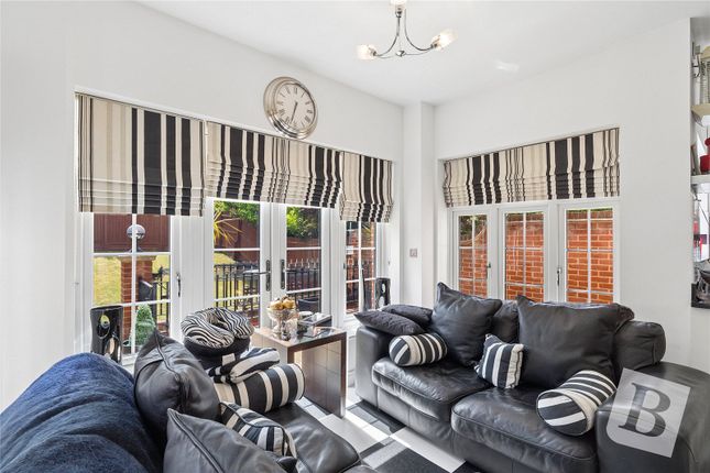 7, Vaughan Williams Way, Brentwood photo 4