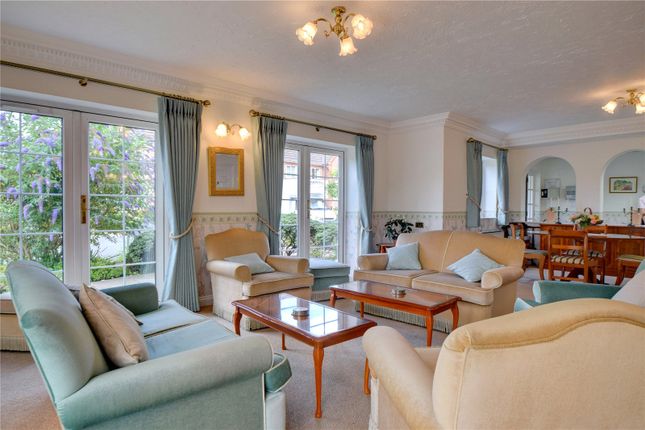 Flat for sale in Cremorne Place, King George Avenue, Petersfield, Hampshire